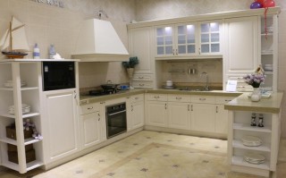 想知道整体橱柜到底多少钱一米